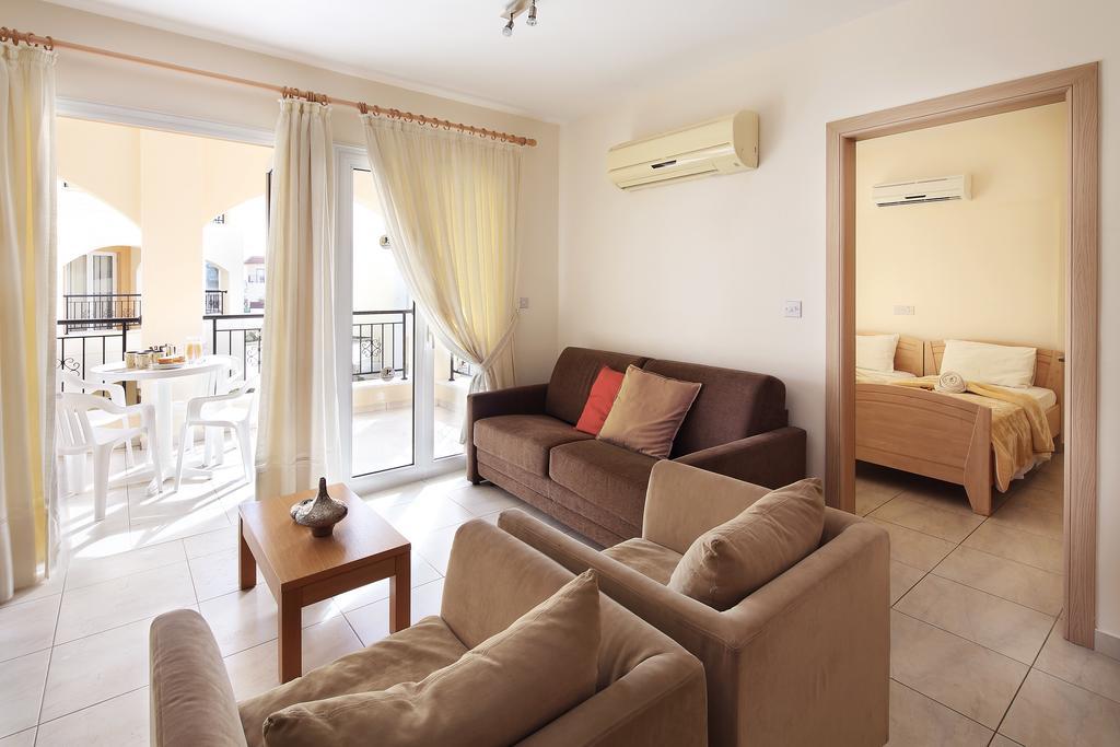 Ferienwohnung Adamou Gardens Paphos Exterior foto