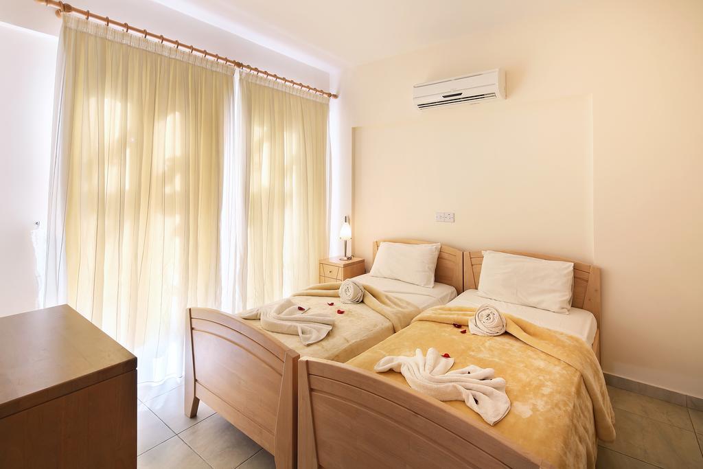Ferienwohnung Adamou Gardens Paphos Exterior foto