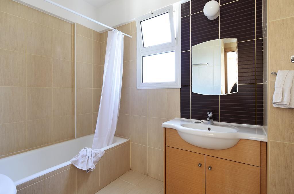 Ferienwohnung Adamou Gardens Paphos Exterior foto