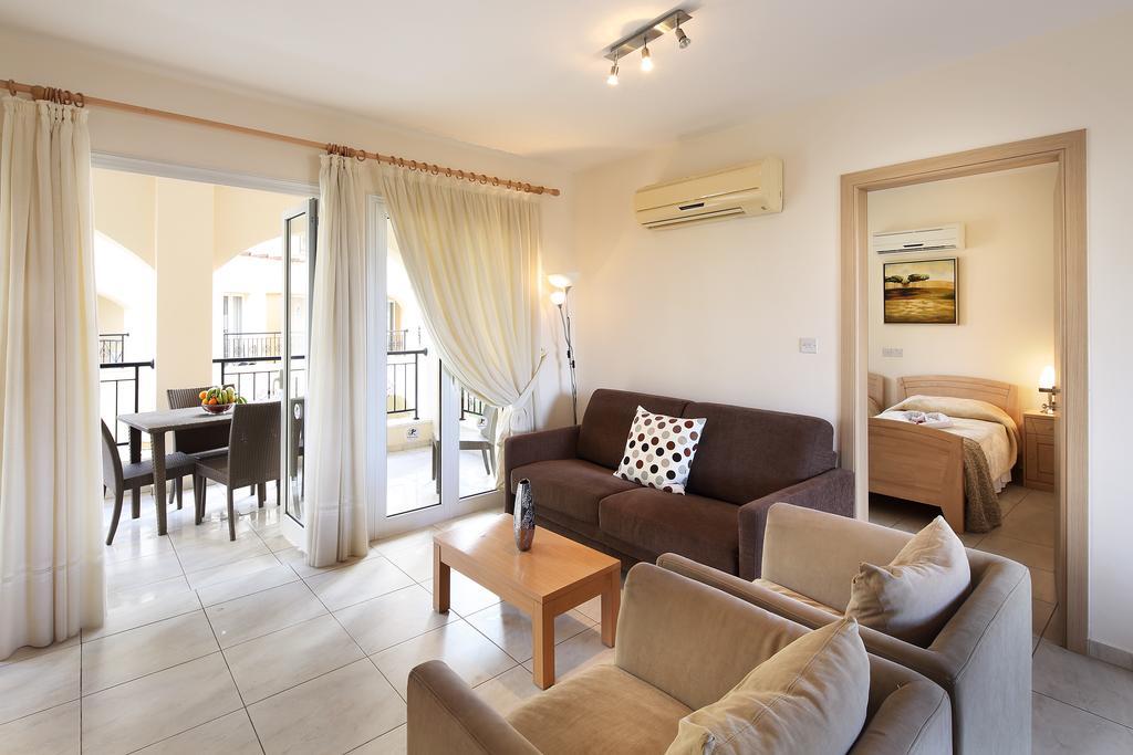 Ferienwohnung Adamou Gardens Paphos Exterior foto