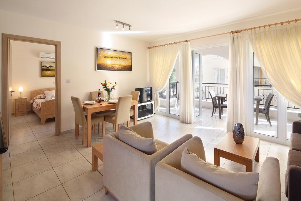 Ferienwohnung Adamou Gardens Paphos Exterior foto