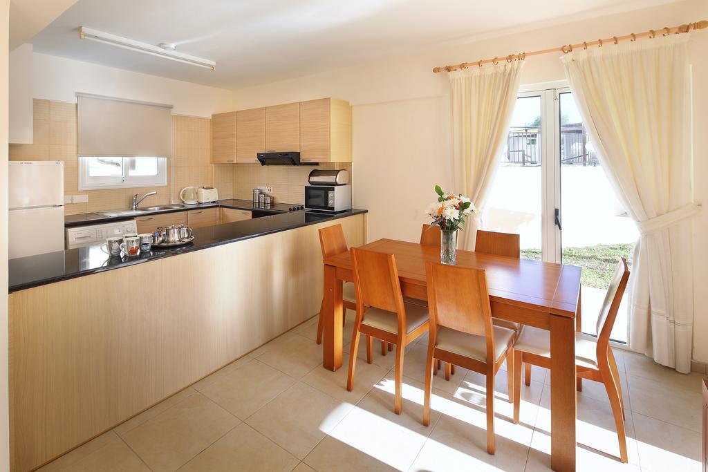 Ferienwohnung Adamou Gardens Paphos Exterior foto